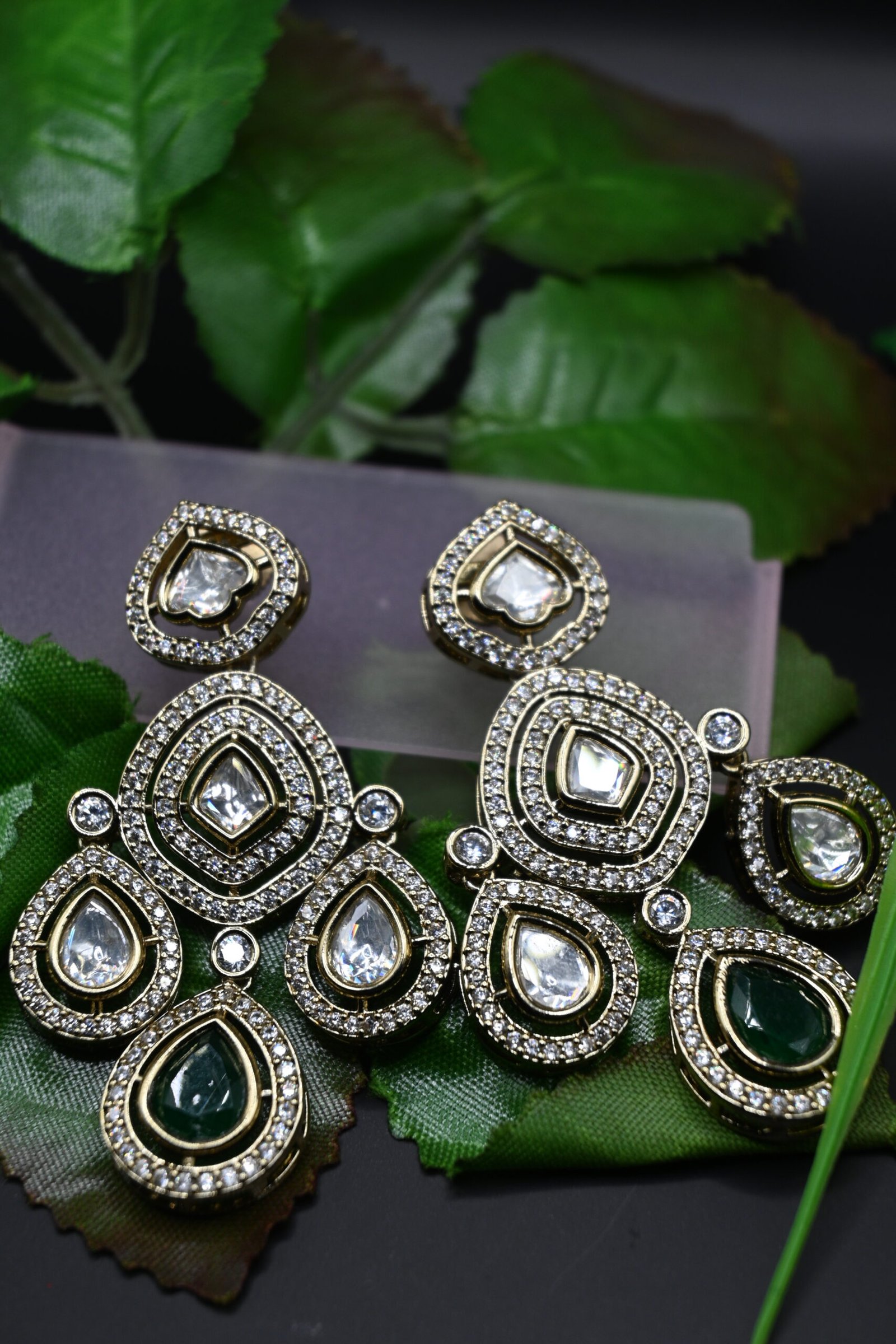 Exquisite Green Kundan Jewelry - Image 2