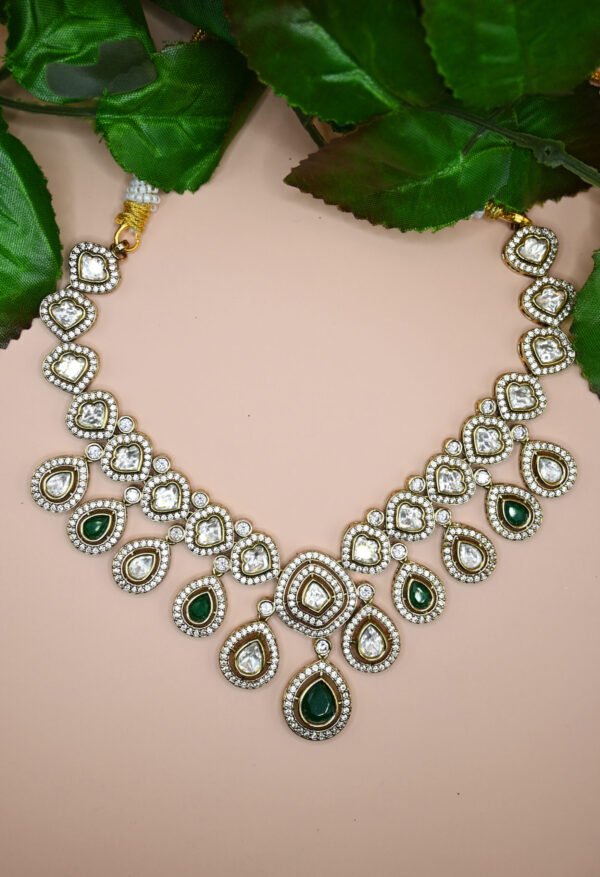 Exquisite Green Kundan Jewelry - Image 2