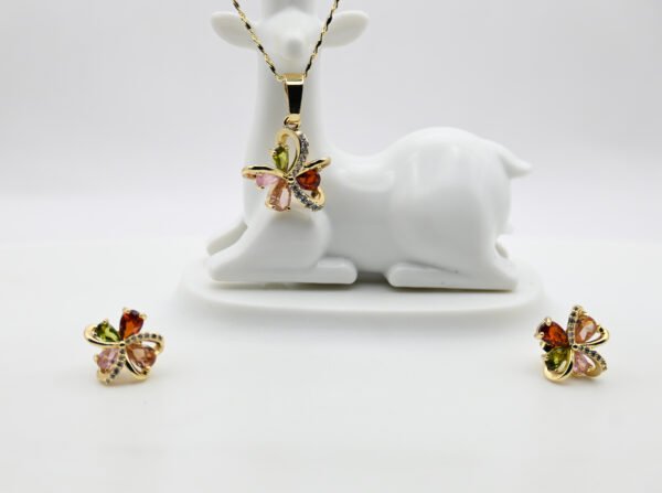 Crystal necklace set