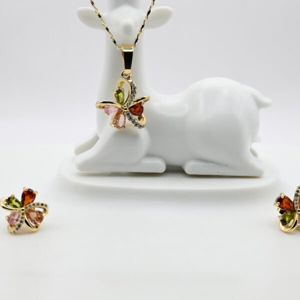 Crystal necklace set