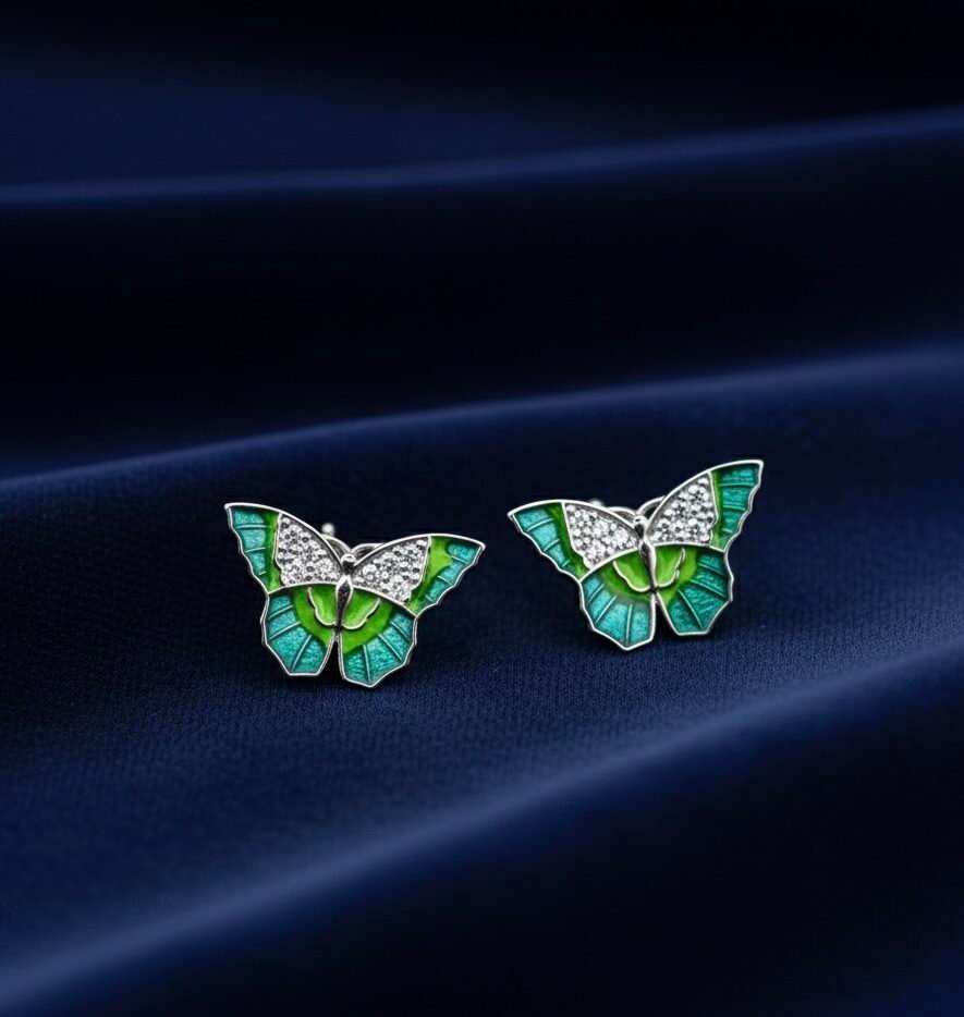 🦋 Butterfly Stud