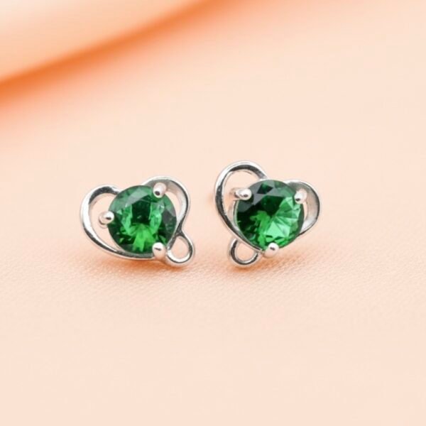 💚 Green Emerald Stud Earrings