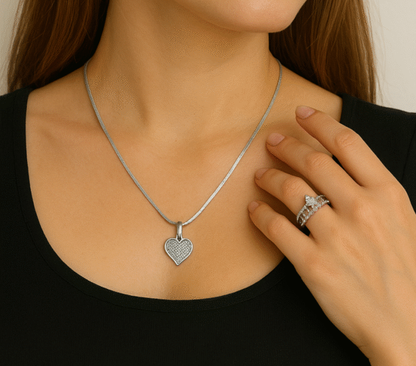 Herringbone chain pendant set