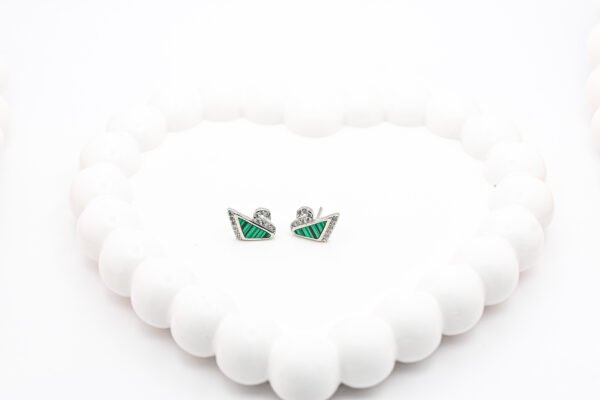 🦢 Swan Stud Earings - Image 3