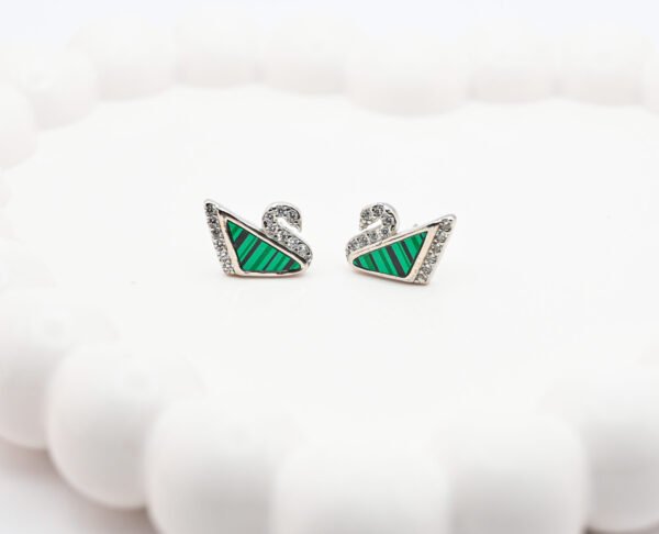 🦢 Swan Stud Earings