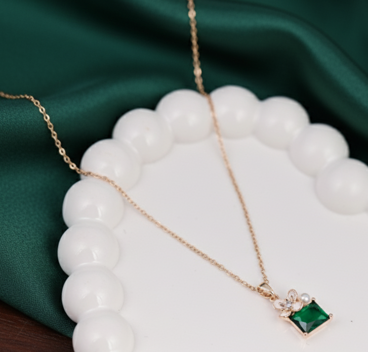 Green Emerald Chain Pendant Set