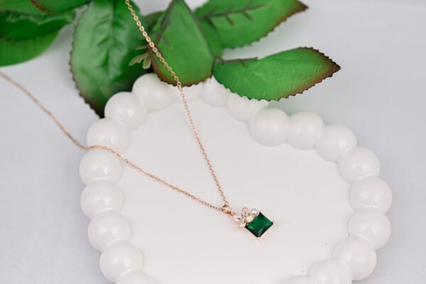 Green Emerald Chain Pendant Set