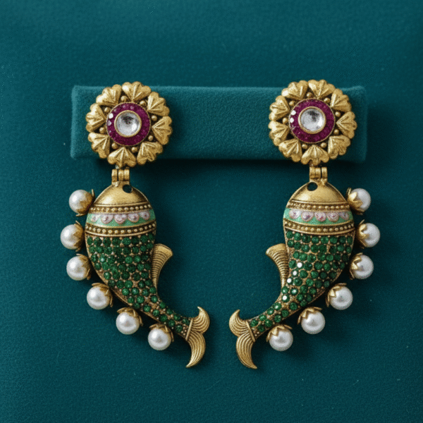 Royal Gaze Antique Earrings